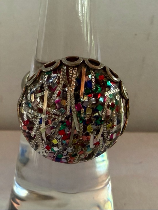 Sarah Coventry Jewelry - Sarah Coventry Silver-Tone Dome Ring with Multicolored Confetti